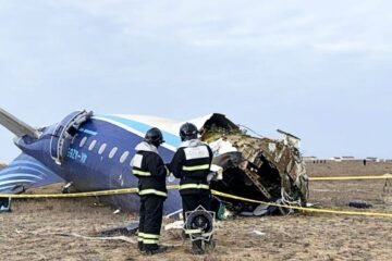 Fuentes del Gobierno azerbaiyano afirman que avión de AZAL fue alcanzado por un misil ruso