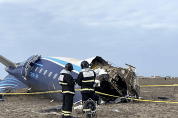 Tragedia aérea en Kazajistán: 67 personas a bordo; 32 sobrevivientes confirmados