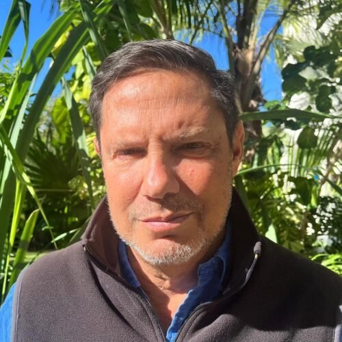 Diego A. Covarrubias explora el humor, la locura y la fragilidad humana en su nueva obra literaria