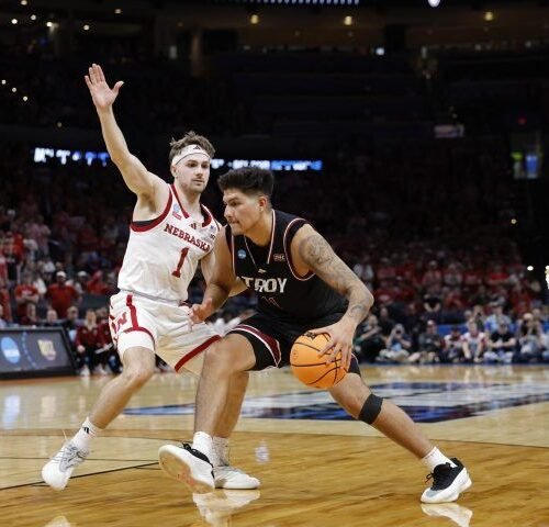 Robbie Ávila avanza y Víctor Valdés queda fuera en inicio de actividad de mexicanos en el ‘March Madness’ de la NCAA