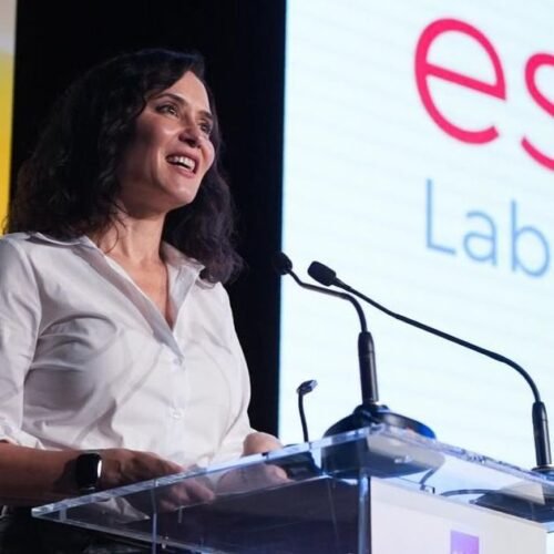 Ayuso rechaza vínculo con Calderón y critica a Sheinbaum por “enfrentarlo todo”