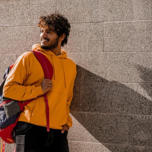 El diseño automovilístico como influencia en los accesorios deportivos premium