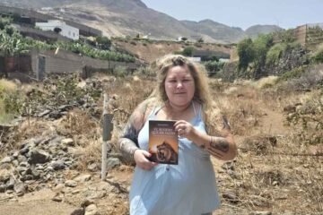 CARMEN SARABIA PÉREZ EXPLORA EL DOLOR Y LA ESPERANZA A TRAVÉS DE LA NATURALEZA EN SU LIBRO ‘EL RUGIDO QUE ME SALVÓ’
