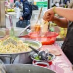 Vender o consumir alimentos en vía pública debe hacerse con estrictas medidas de higiene: SSZ