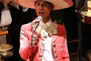 Carlos Cipriano celebra su lanzamiento como solista con un show en Saltillo