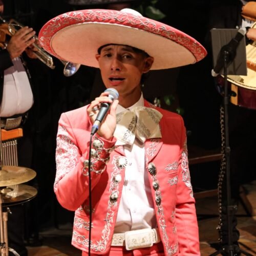 Carlos Cipriano celebra su lanzamiento como solista con un show en Saltillo